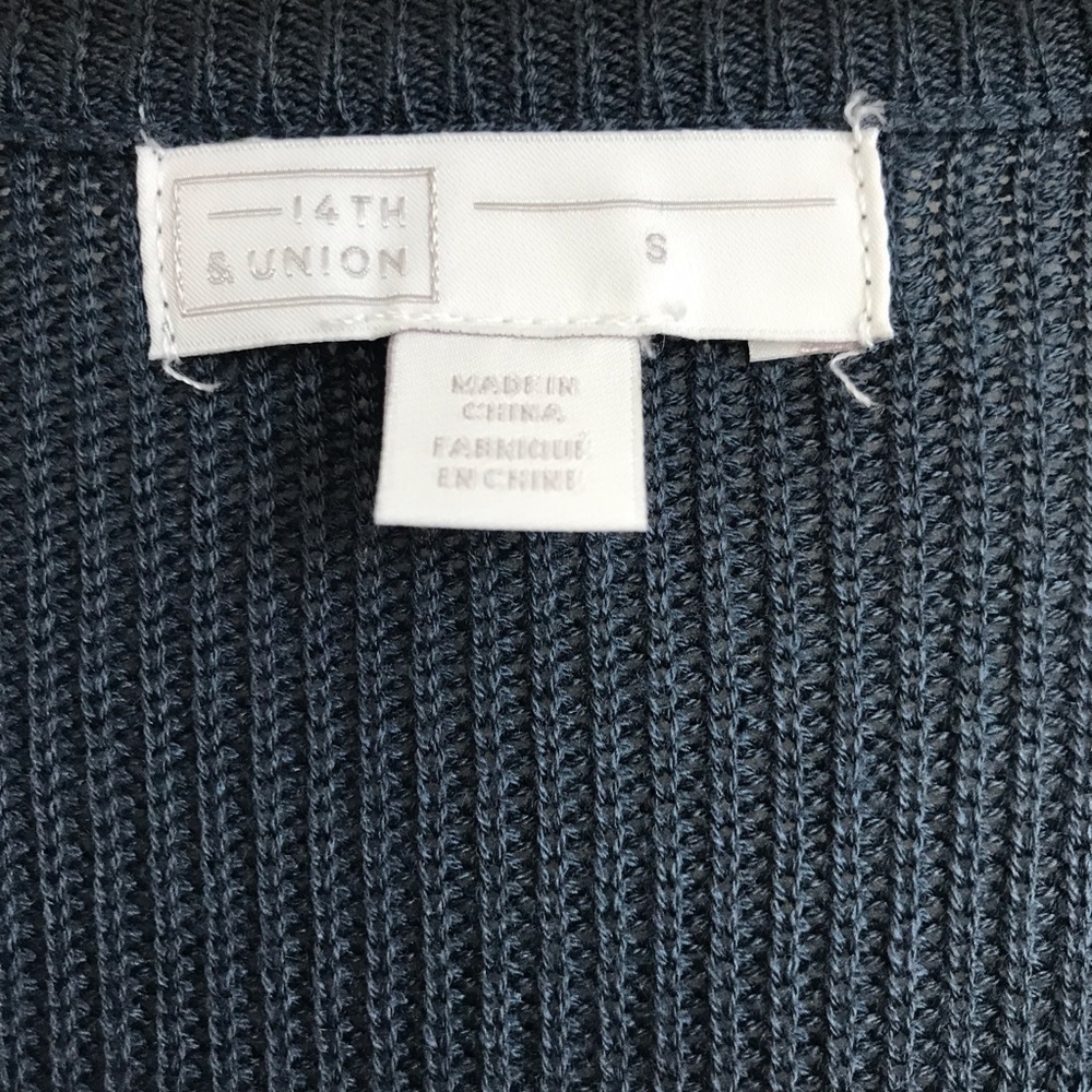 14th & Union Cold Shoulder Long Sleeve Sweater - Picture 3 of 8